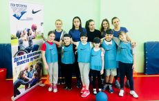 Волонтеры-сотрудники Nike провели День параспорта в школе «Ковчег»