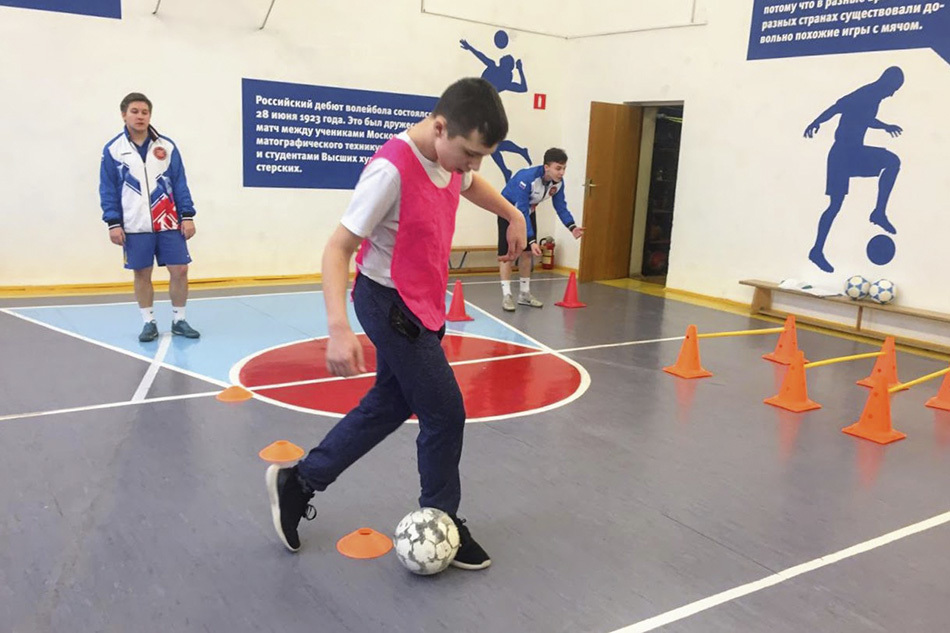 Спорт в «Вертикаль»: как прошел День футбола для школьников