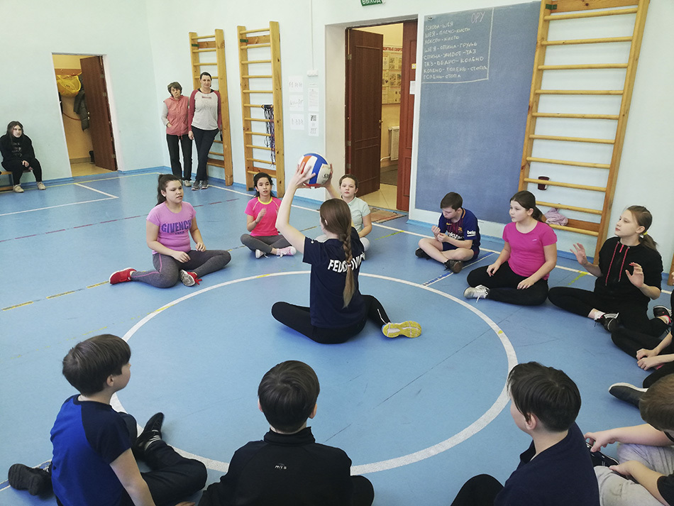 В Петербурге прошел мастер-класс по волейболу сидя