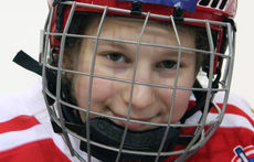 Дружба и командный дух: как Настя научилась играть в следж-хоккей
