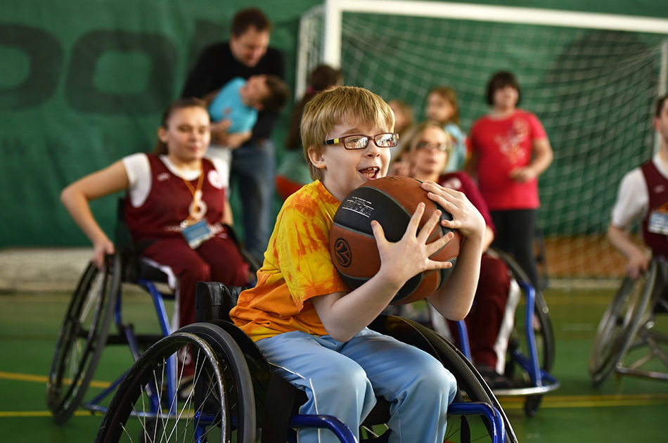 Баскетбол, футбол и кикбол для людей с инвалидностью: приглашаем на онлайн-семинар!